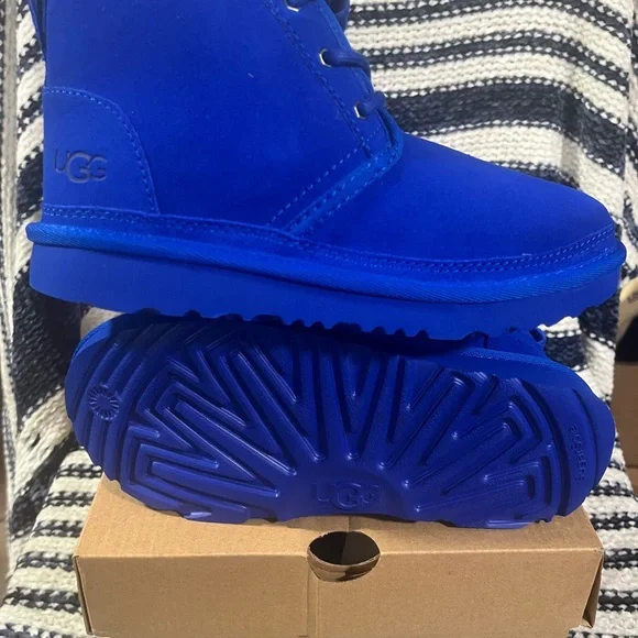 UGG Vibrant Blue Kids Boots UGG Kids Vibrant Blue Boots main image 4